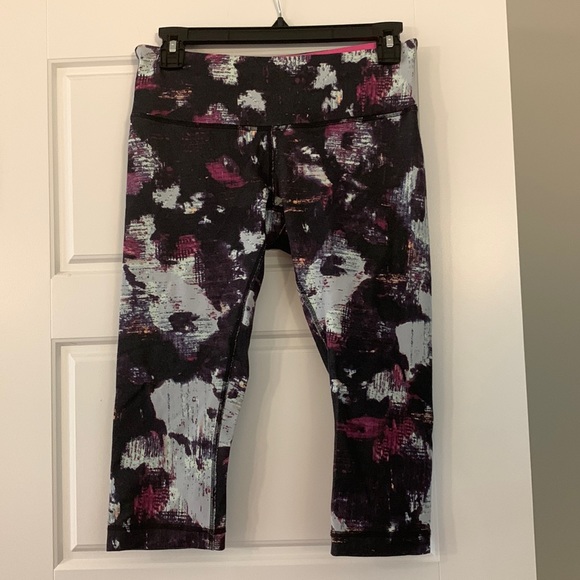 Lululemon Cropped Leggings - Picture 2 of 2